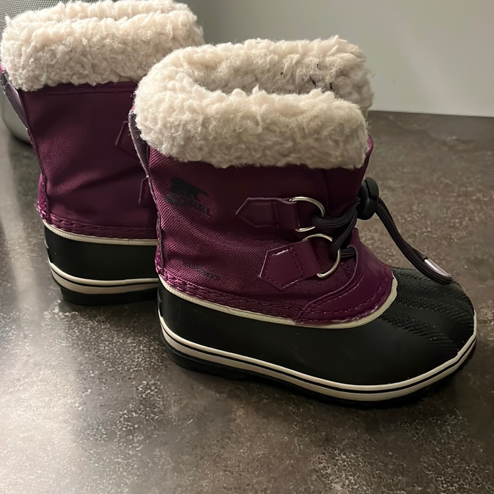 Sorel purple winter boots size 10